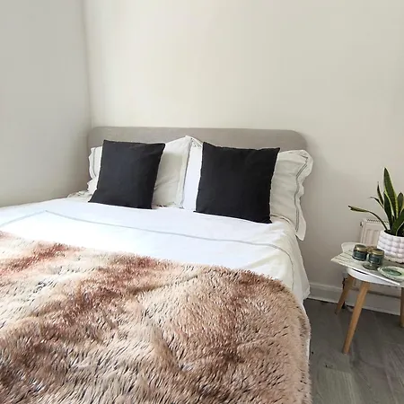 Bright Chiswick Apartment - Great Location London Exterior photo
