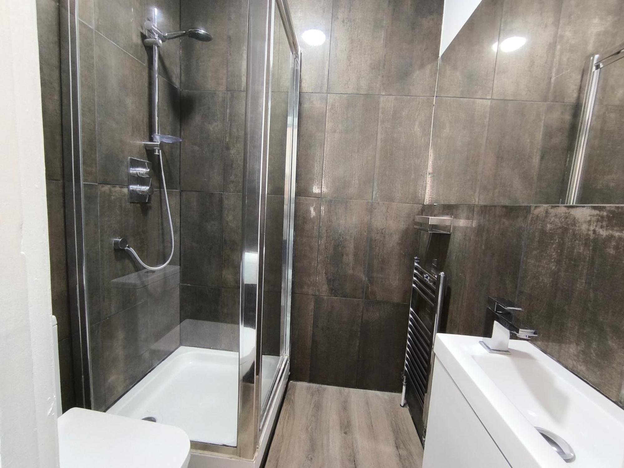 Bright Chiswick - Great Location Apartment